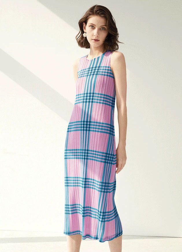 round neck sleeveless dress